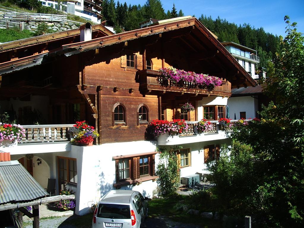 Haus Rali Apartment Sankt Anton am Arlberg Bagian luar foto